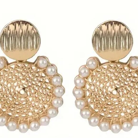 Gold Mesh Disc Pearl Drop Earrings - Picture 1 of 2